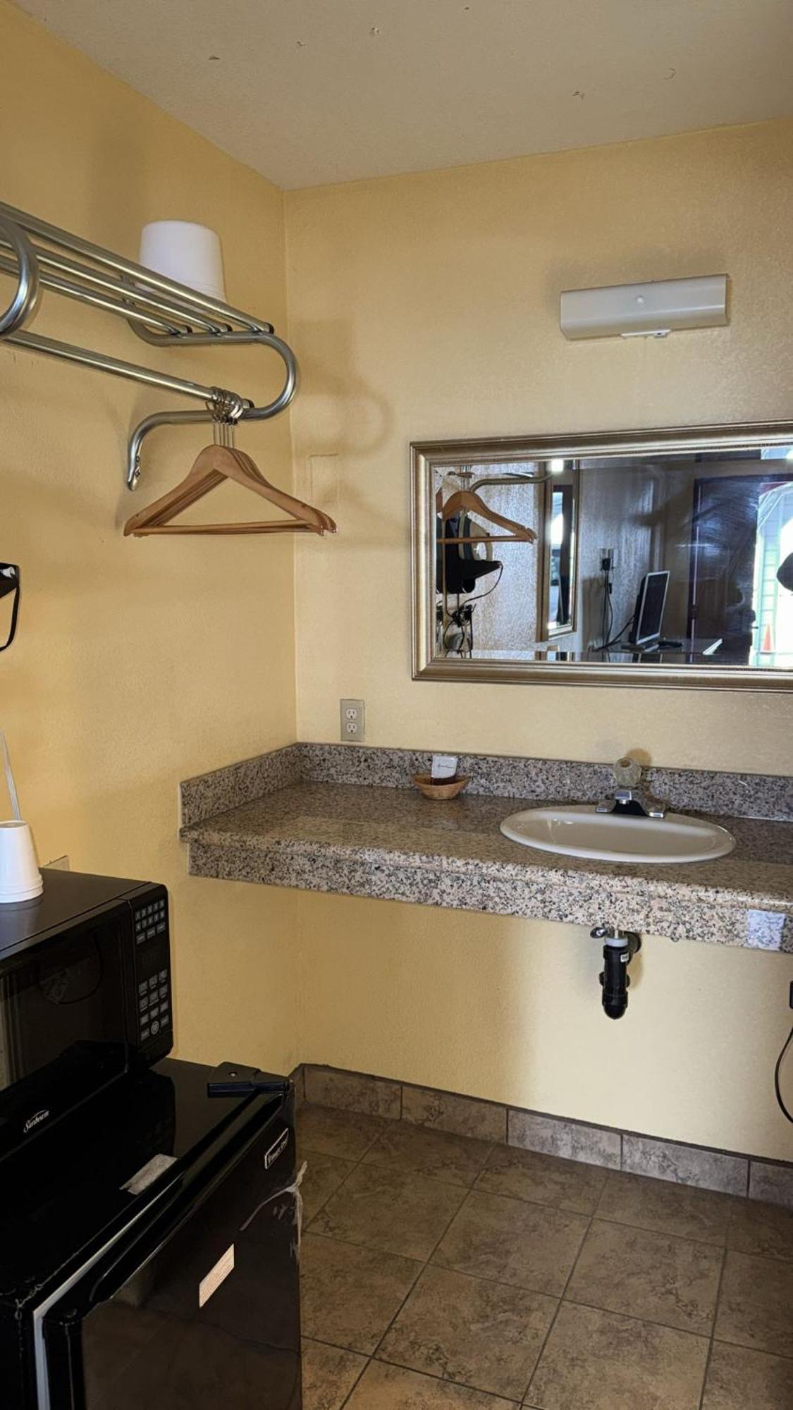 Sunstar Inn Los Banos Zewnętrze zdjęcie